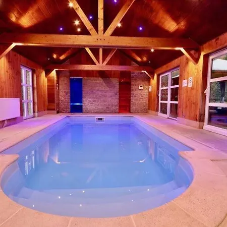 Luxurious Holiday In With Swimming Pool *