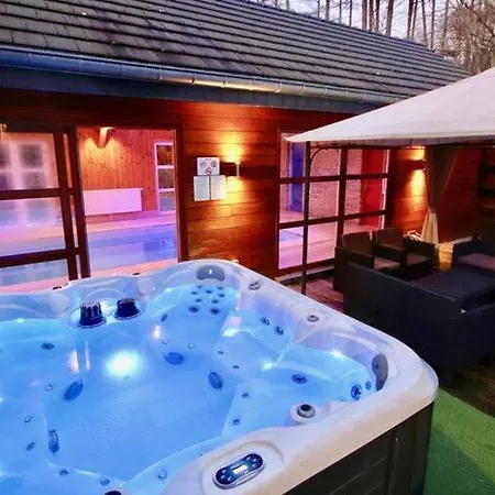 Luxurious Holiday In With Swimming Pool