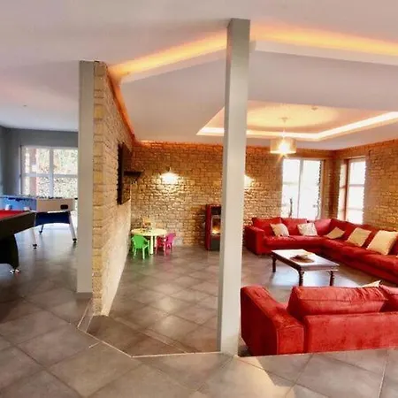 Ferienhaus Luxurious Holiday In With Swimming Pool